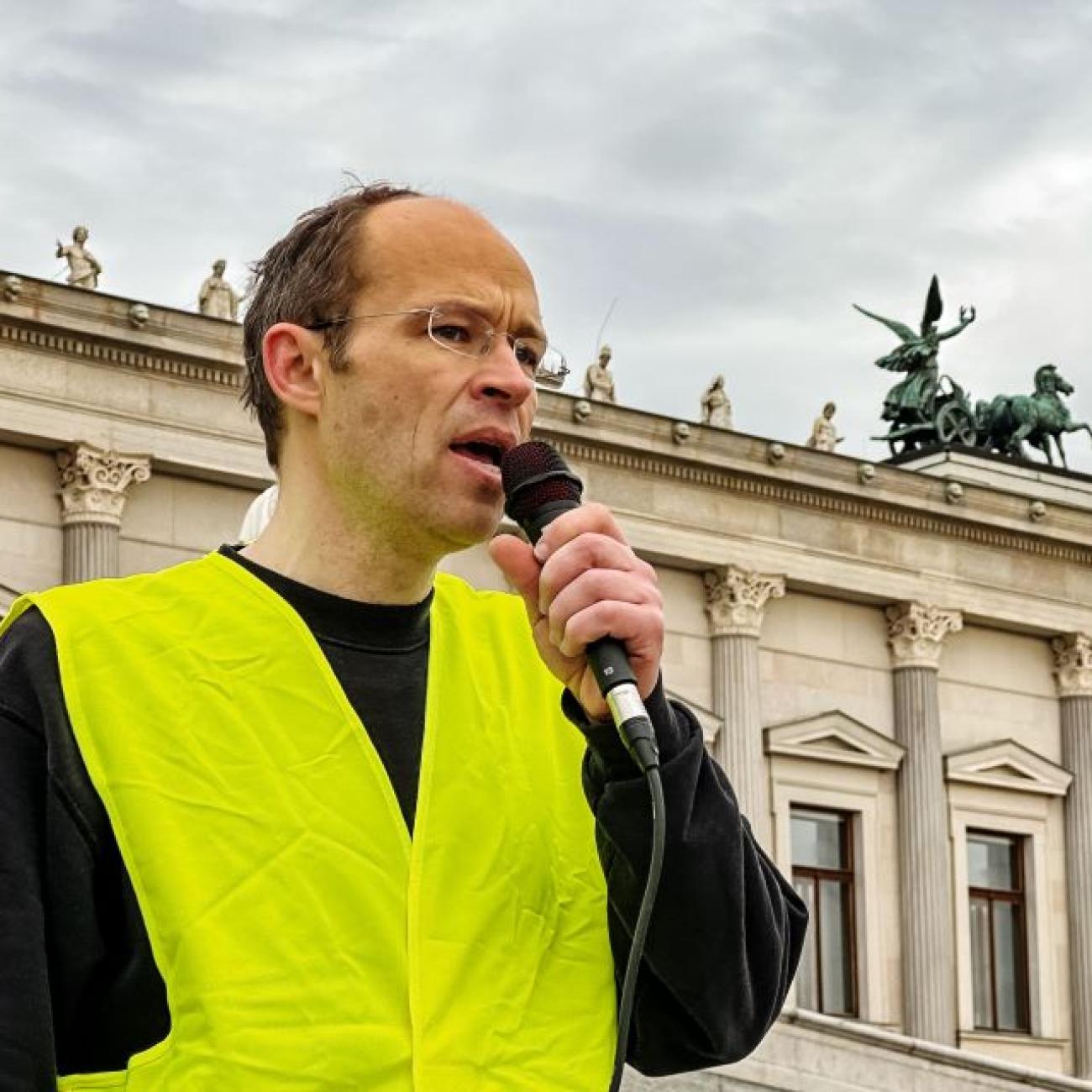 Willi Langthaler, der Anmelder, leitete ein.