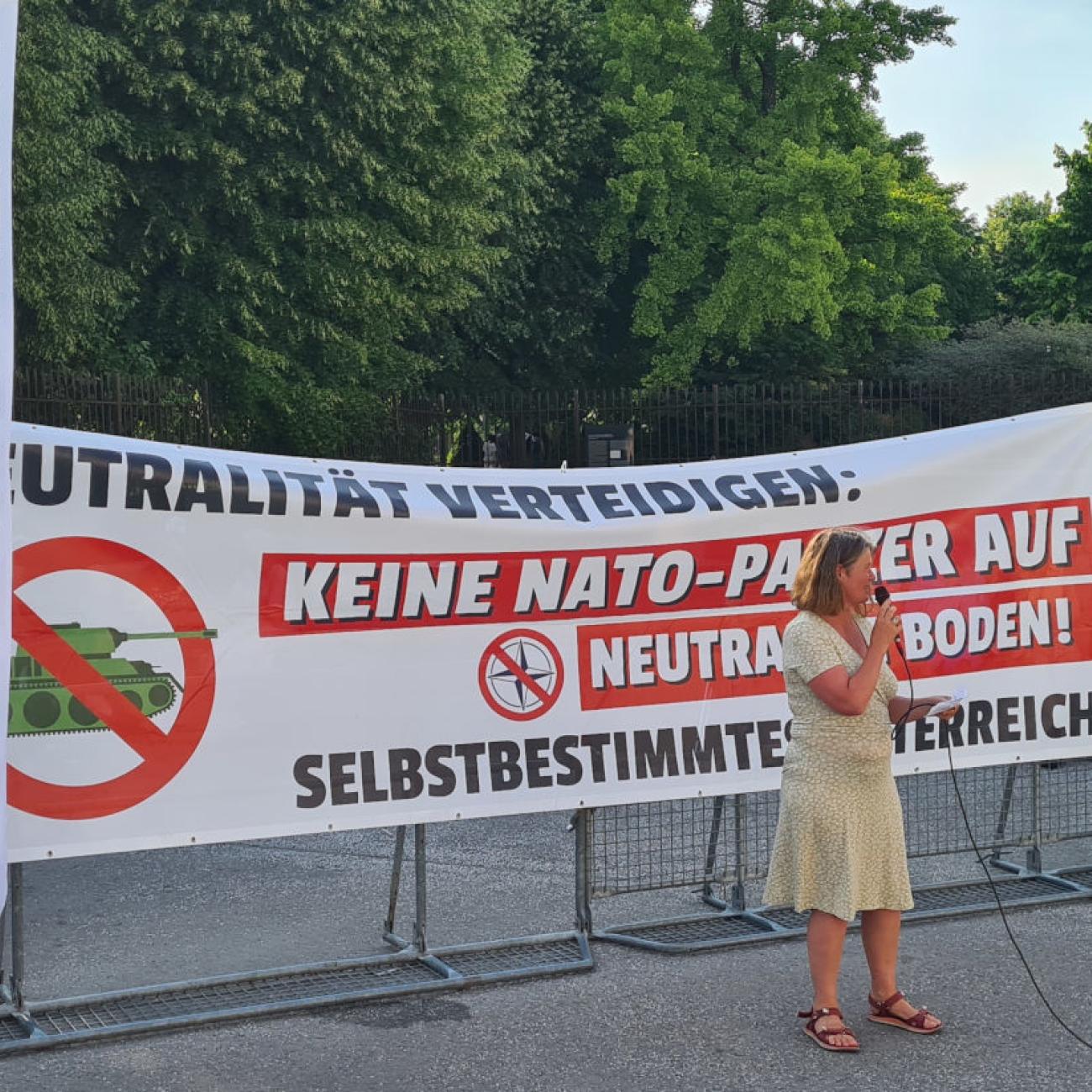 Kerstin Bartel, Volkschullehrerin, moderierte die Neutralitätswache