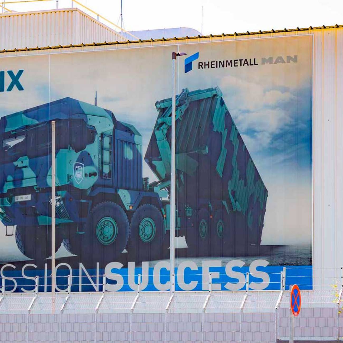 Rheinmetall – Großtransparent am Grundstück