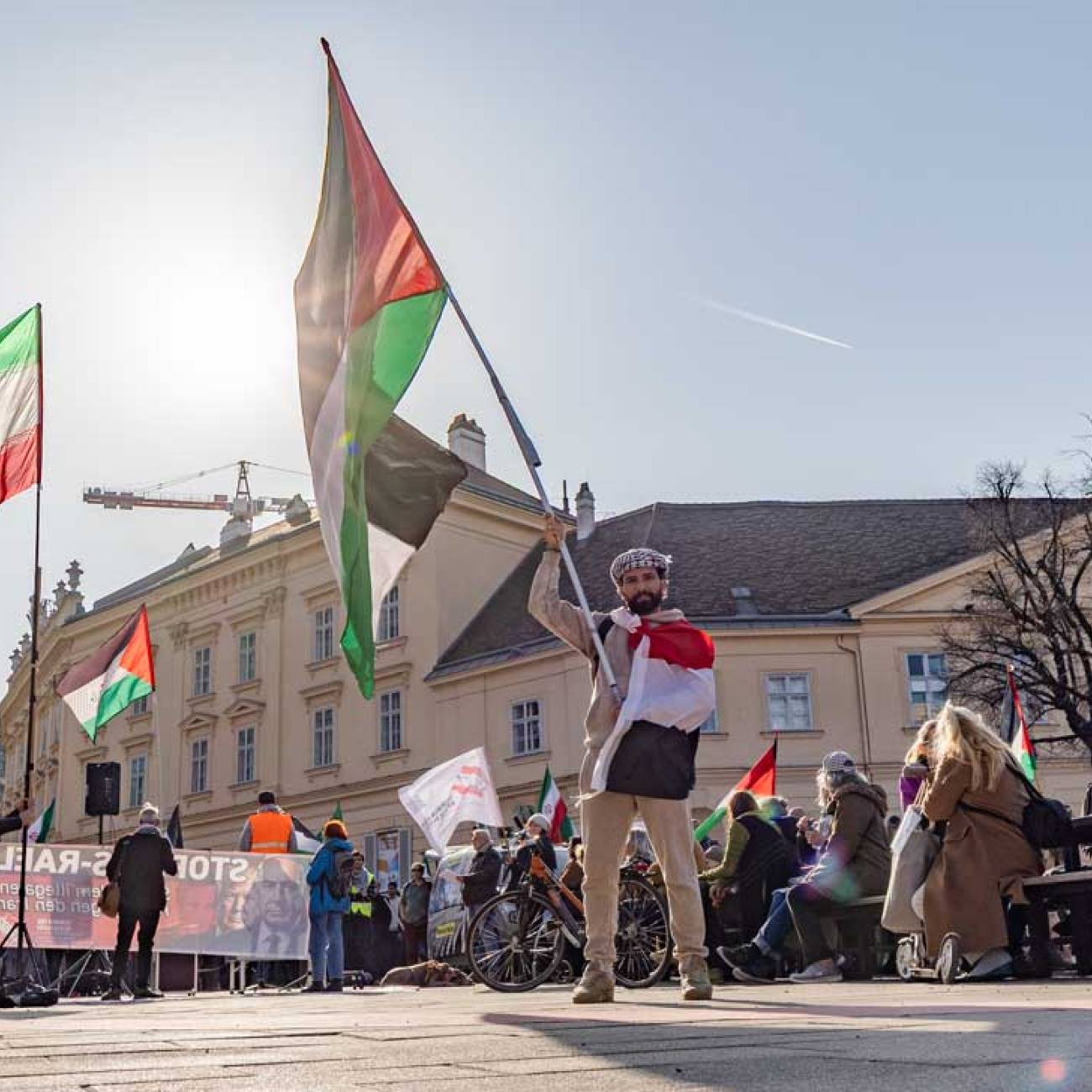 Große Demo gegen die US-israelische Aggression