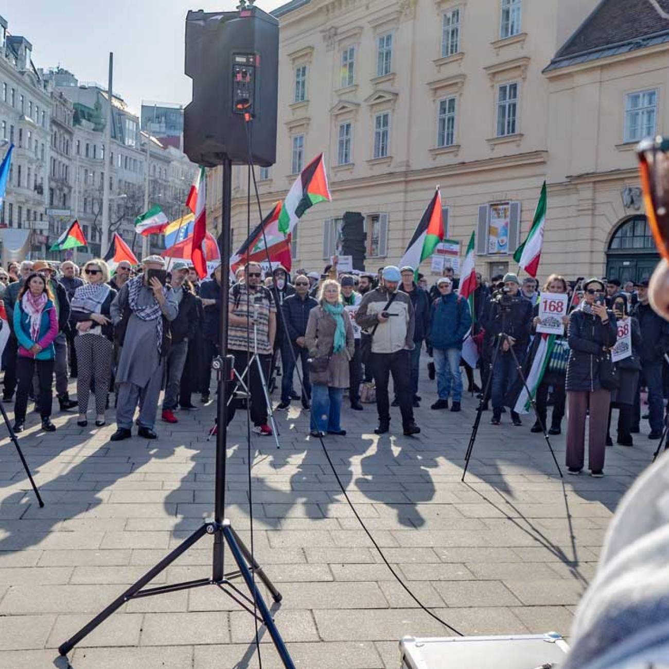 Große Demo gegen die US-israelische Aggression