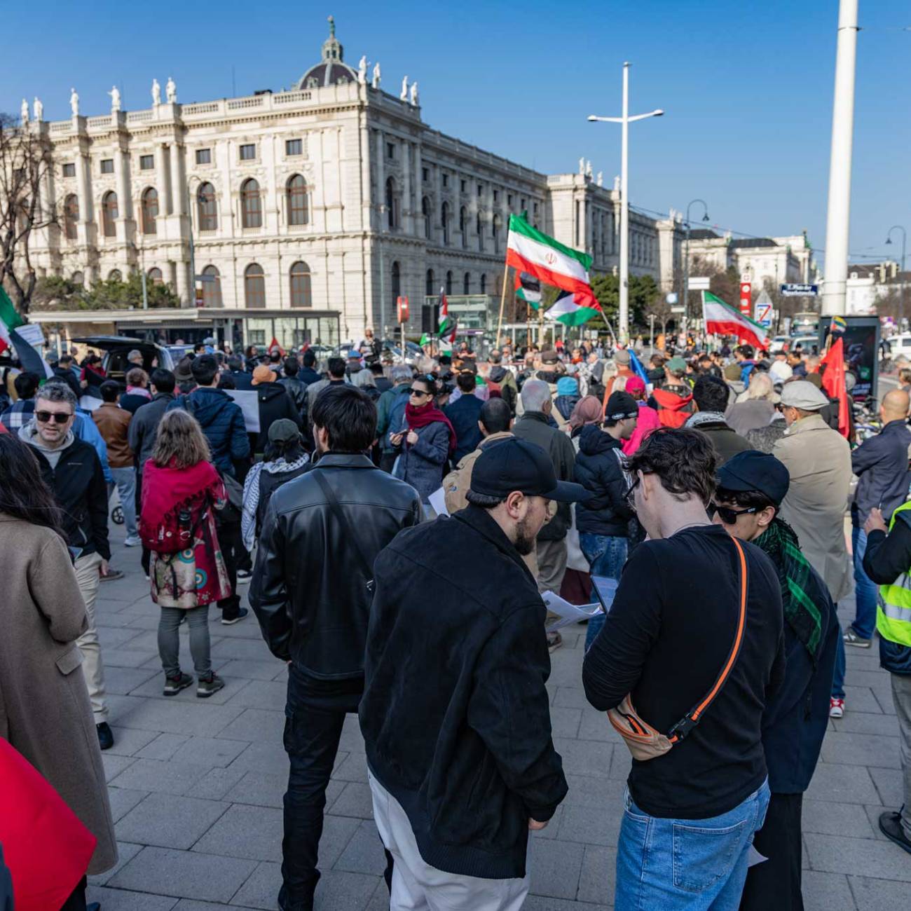 Große Demo gegen die US-israelische Aggression