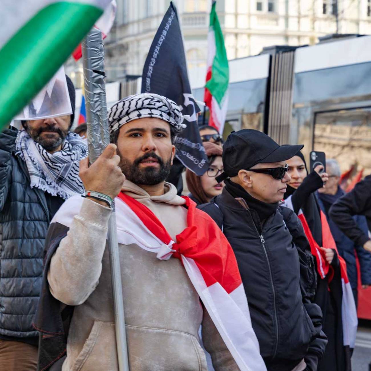 Große Demo gegen die US-israelische Aggression