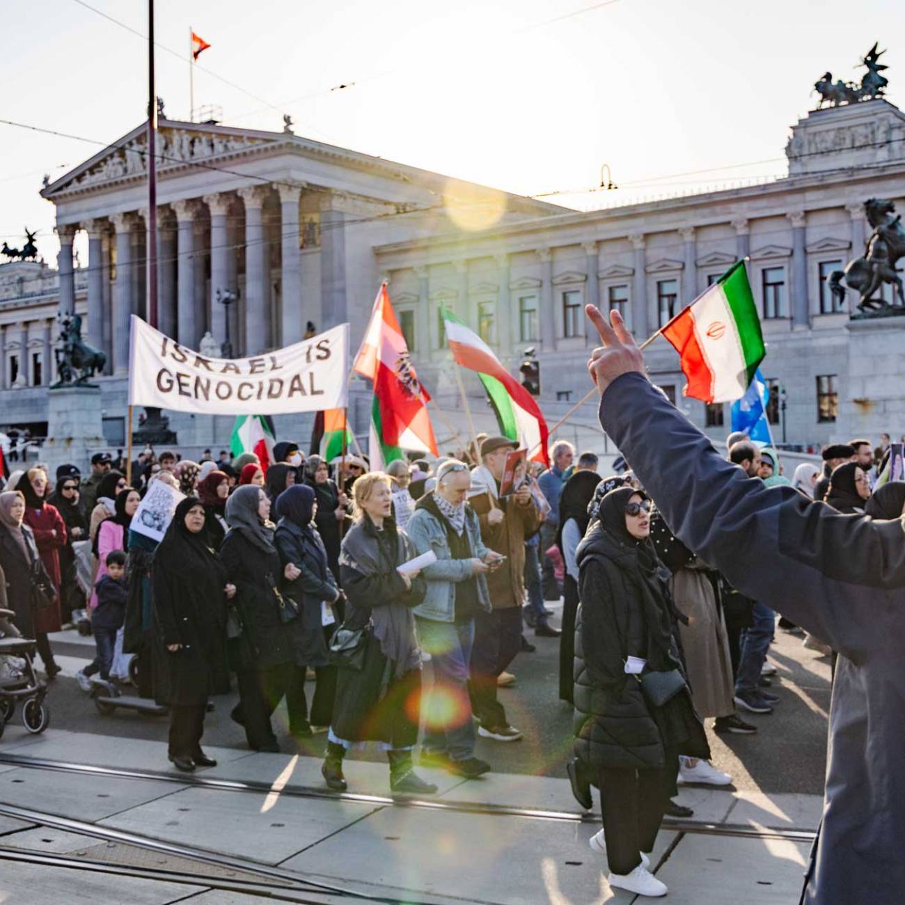 Große Demo gegen die US-israelische Aggression