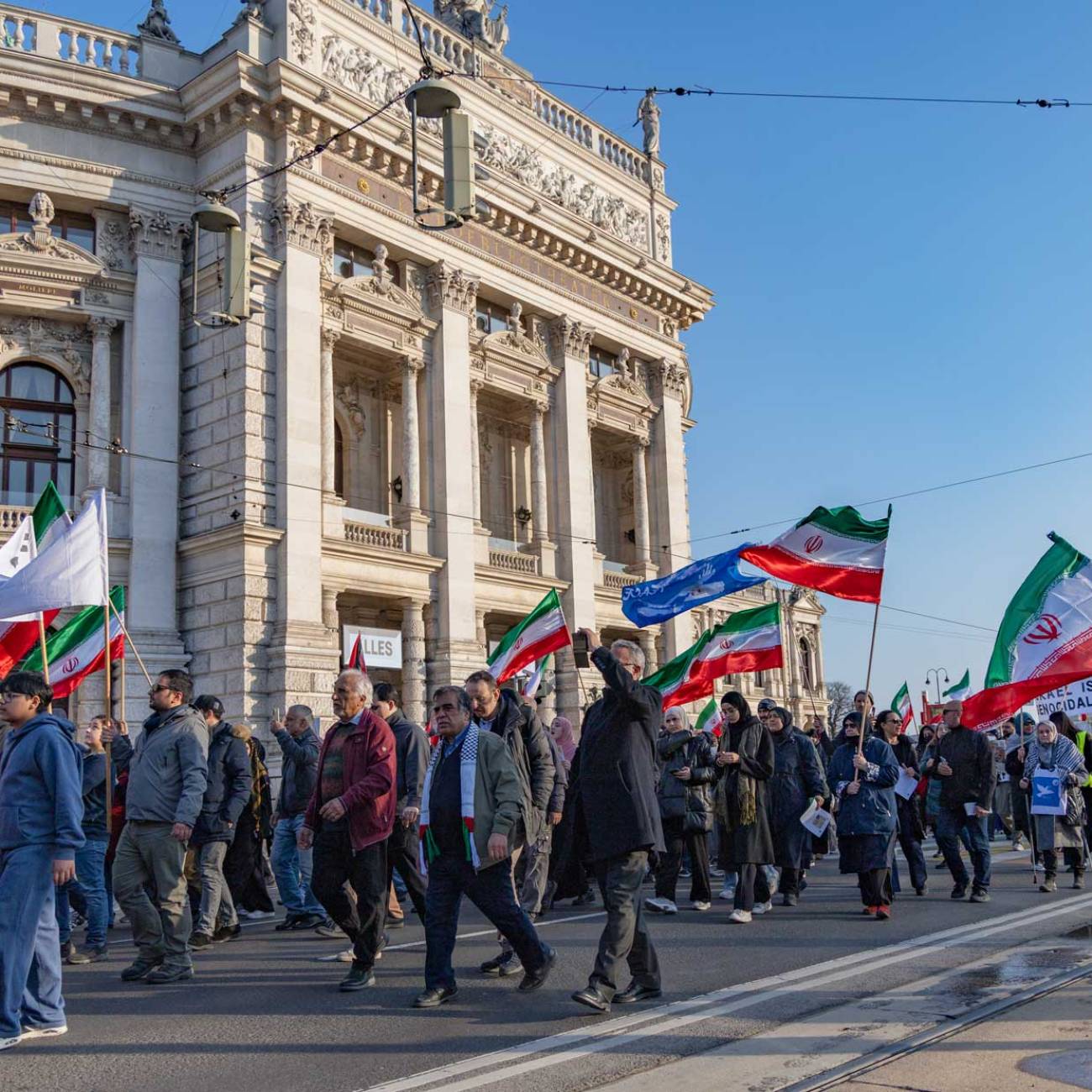 Große Demo gegen die US-israelische Aggression