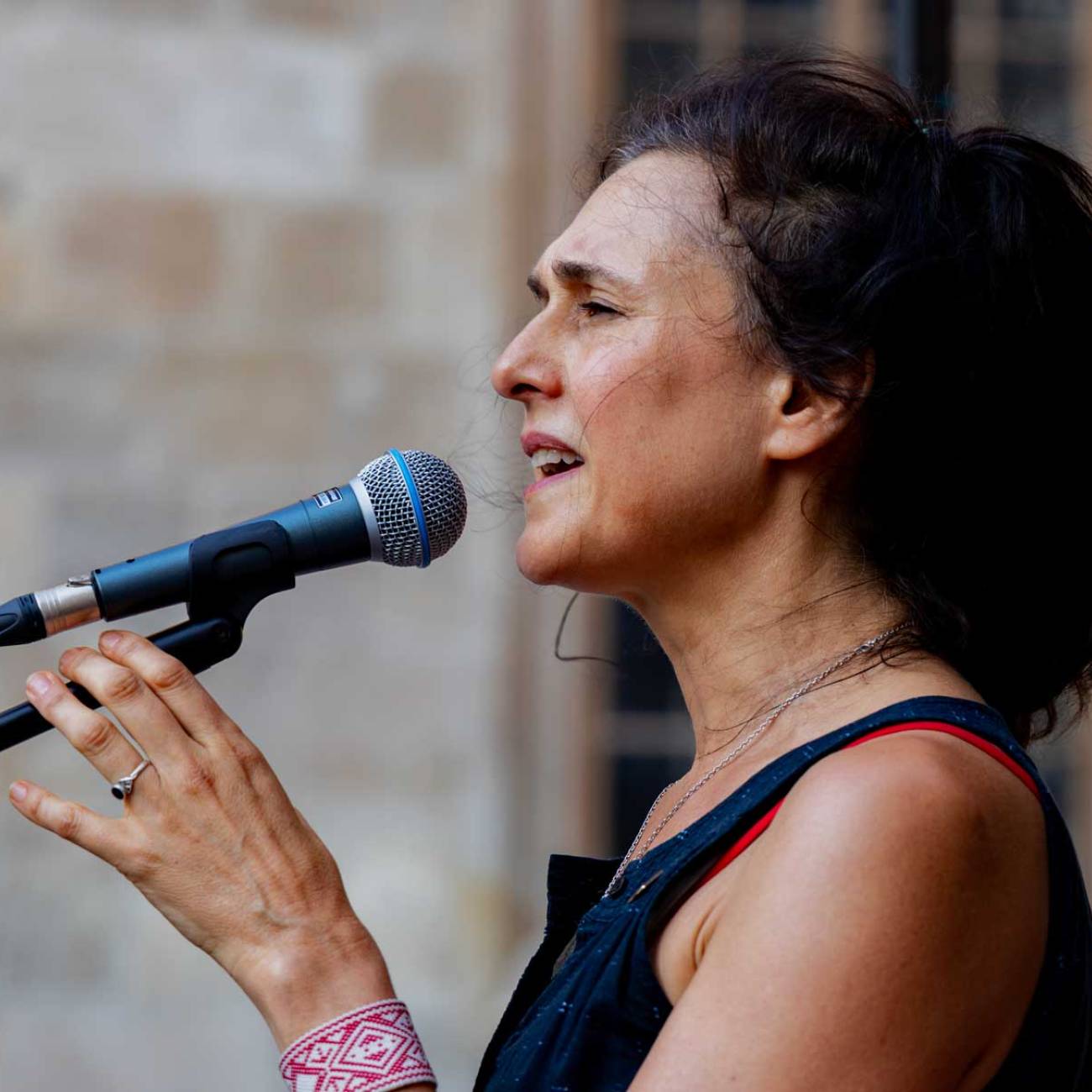 Eva Maria Neubauer mit ihrer Gesangsperformance