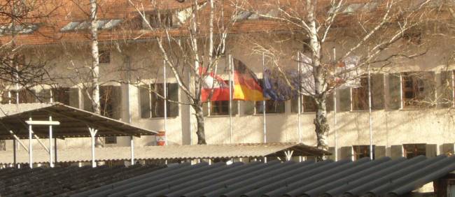 Deutsche Fahne in der Kaserne