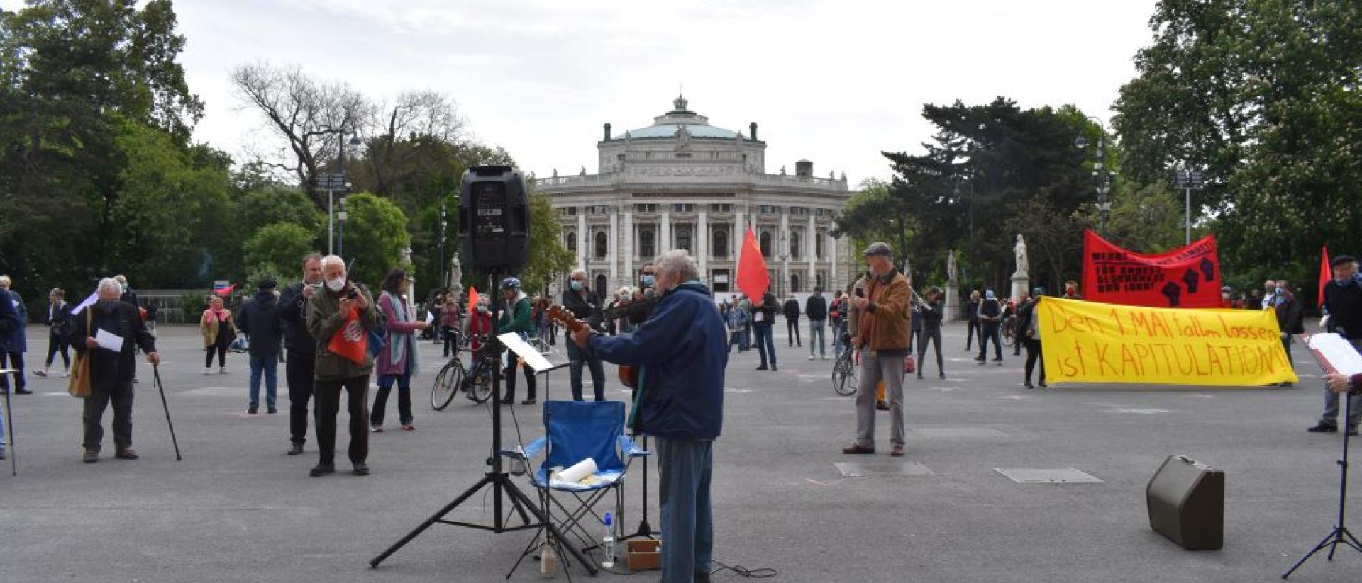 1. Mai 2020 am Rathausplatz: Demonstrationsrecht verteidigt