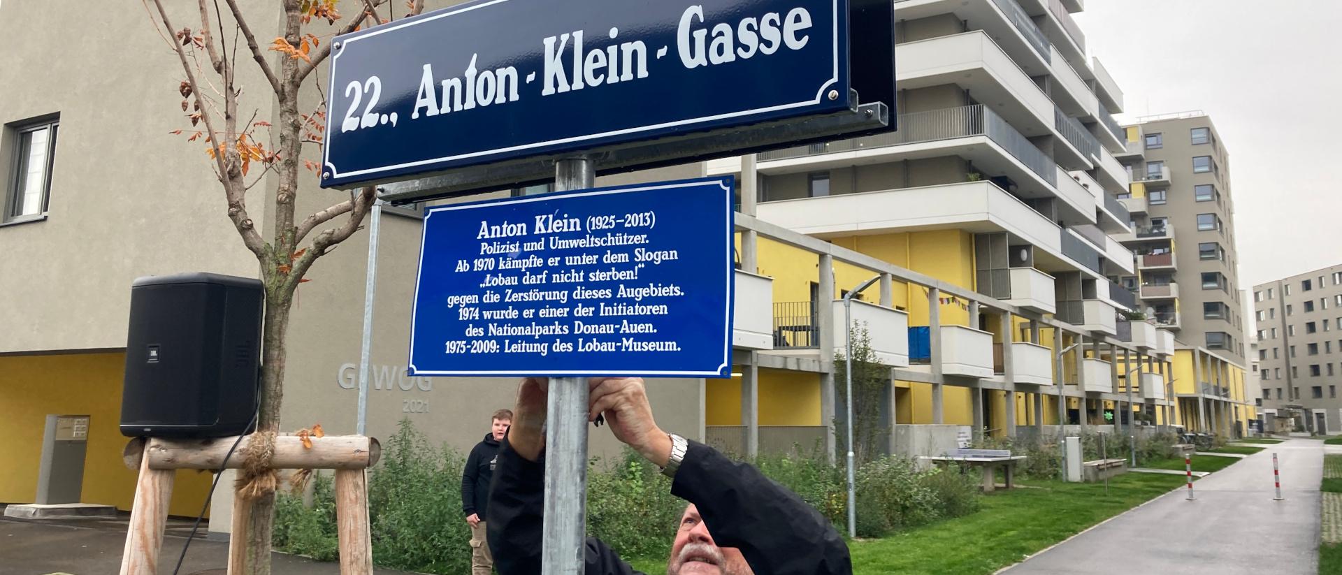 Guerilla-Schild in der Anton Klein Gasse