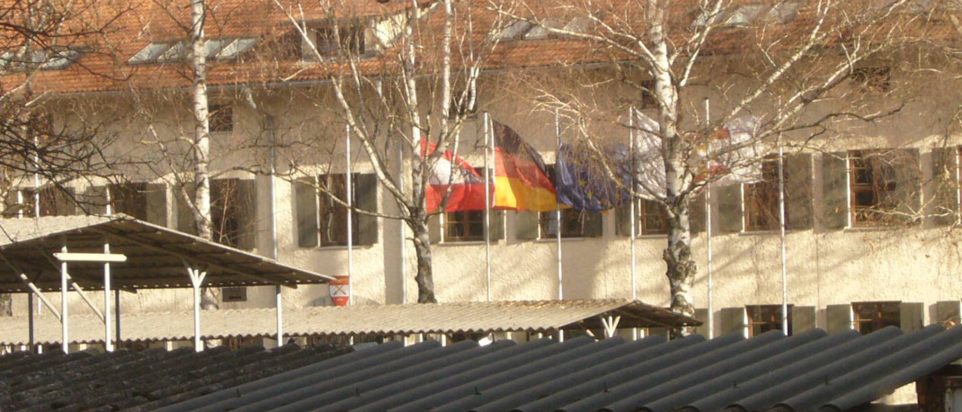 Deutsche Fahne in der Kaserne